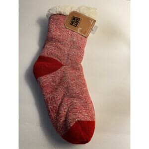 Muk Luks NWT Red Cabin Slipper Socks Infused with Shea Butter Size S/M (6-8)